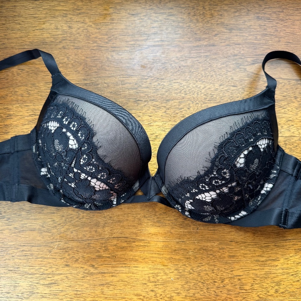 32DD bra - Victoria’s Secret